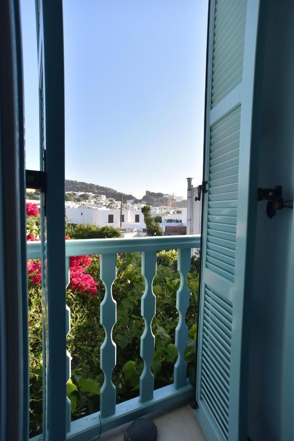 Traditional House By The Sea Mandraki  Экстерьер фото
