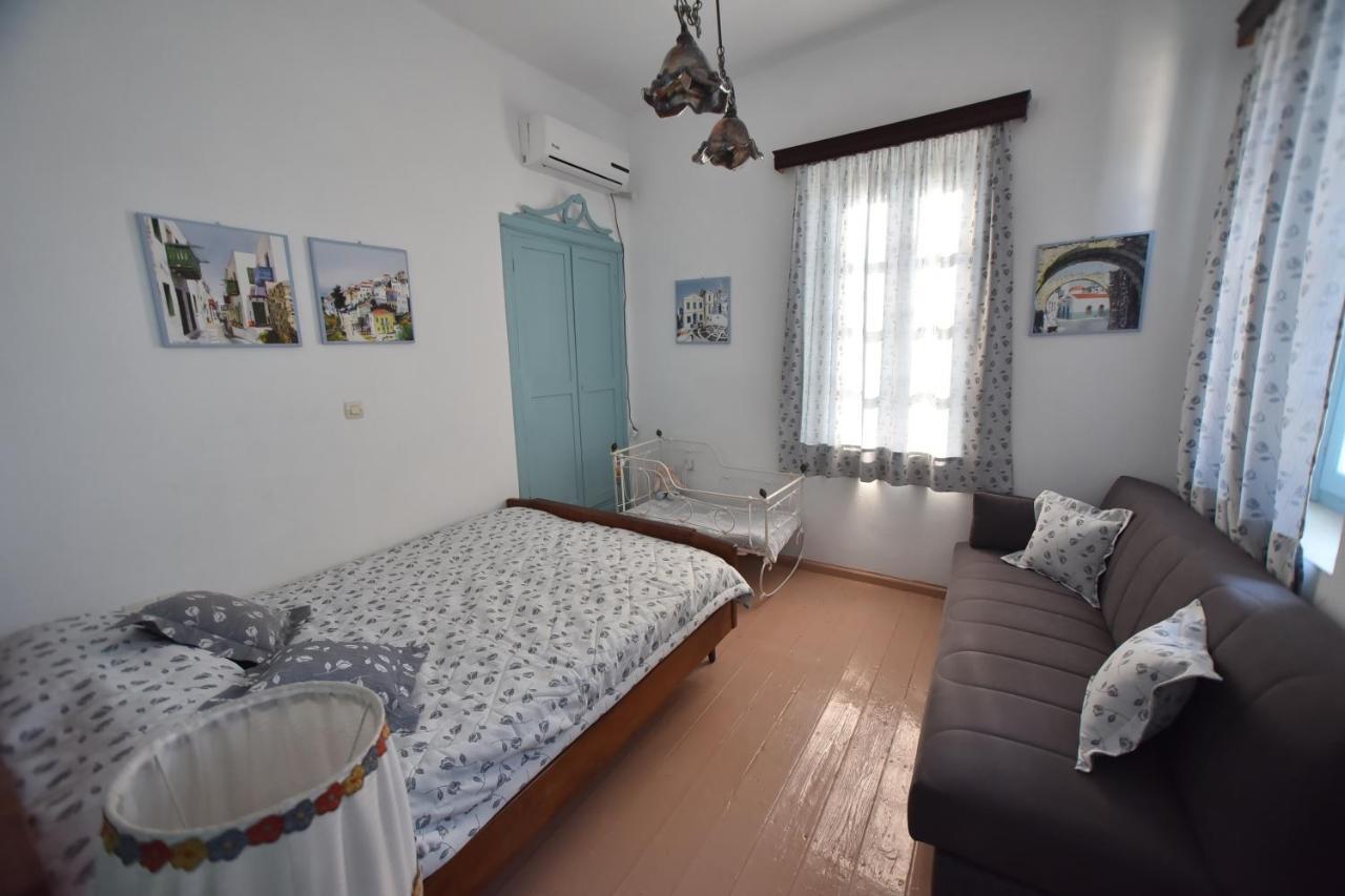 Traditional House By The Sea Mandraki  Экстерьер фото