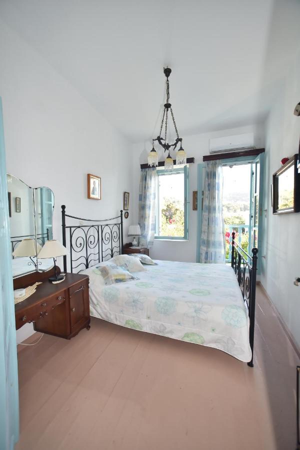Traditional House By The Sea Mandraki  Экстерьер фото